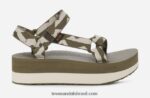 universal flatform feminino X88NTZ50 equilíbrio azeitona queimada Teva